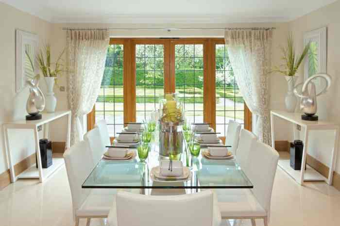 How to decorate above dining room windows